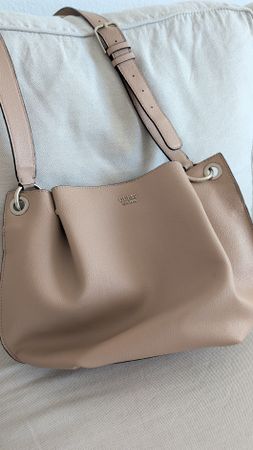 Schöne beigefarbene Guess Handtasche - Sehr guter Zustand!