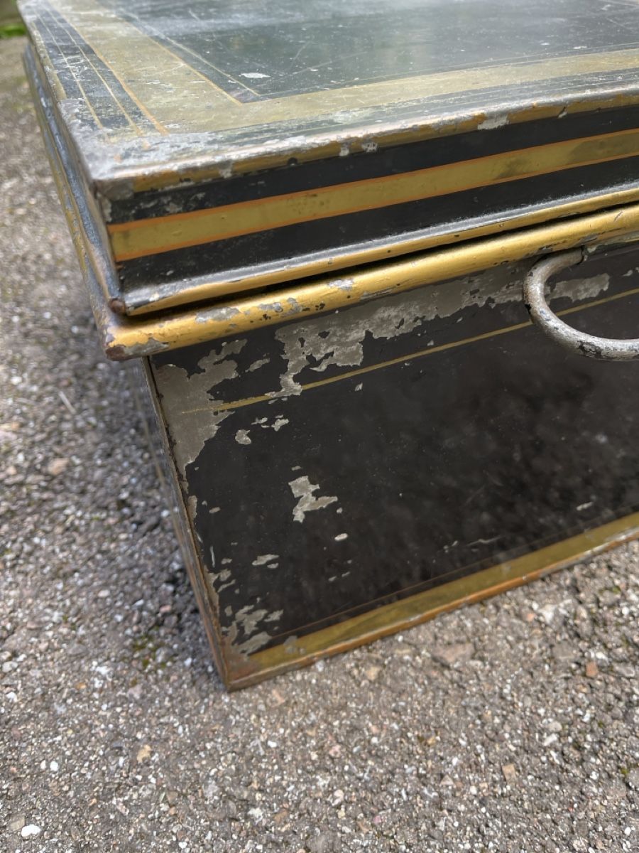 Cassapanche: Vintage Kiste – Usato da Basel venduto da Buechermensch 2