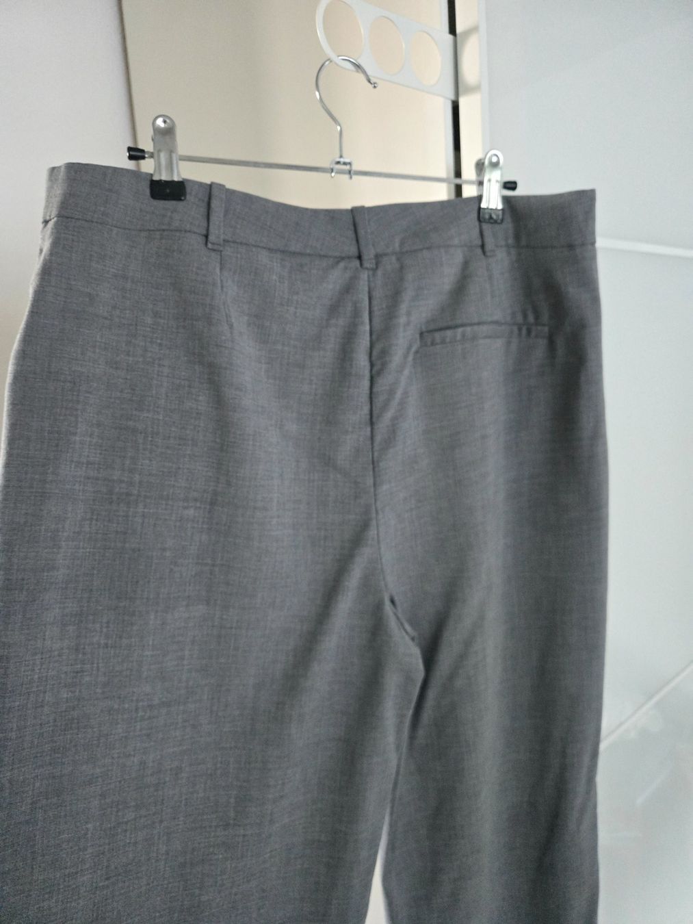 Hugo Boss Pantaloni: BOSS wool trousers – Usato da Horgen venduto da dariajed 5