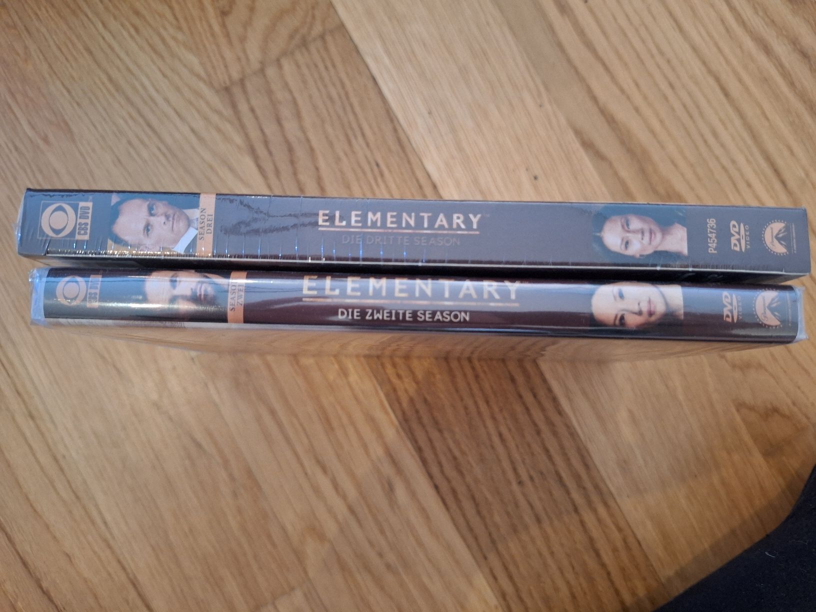 Tutti i DVDs: Elementary Staffel 2 & 3 – Nuovo e nell'imballaggio originale da Windisch venduto da loa_ppp2 2