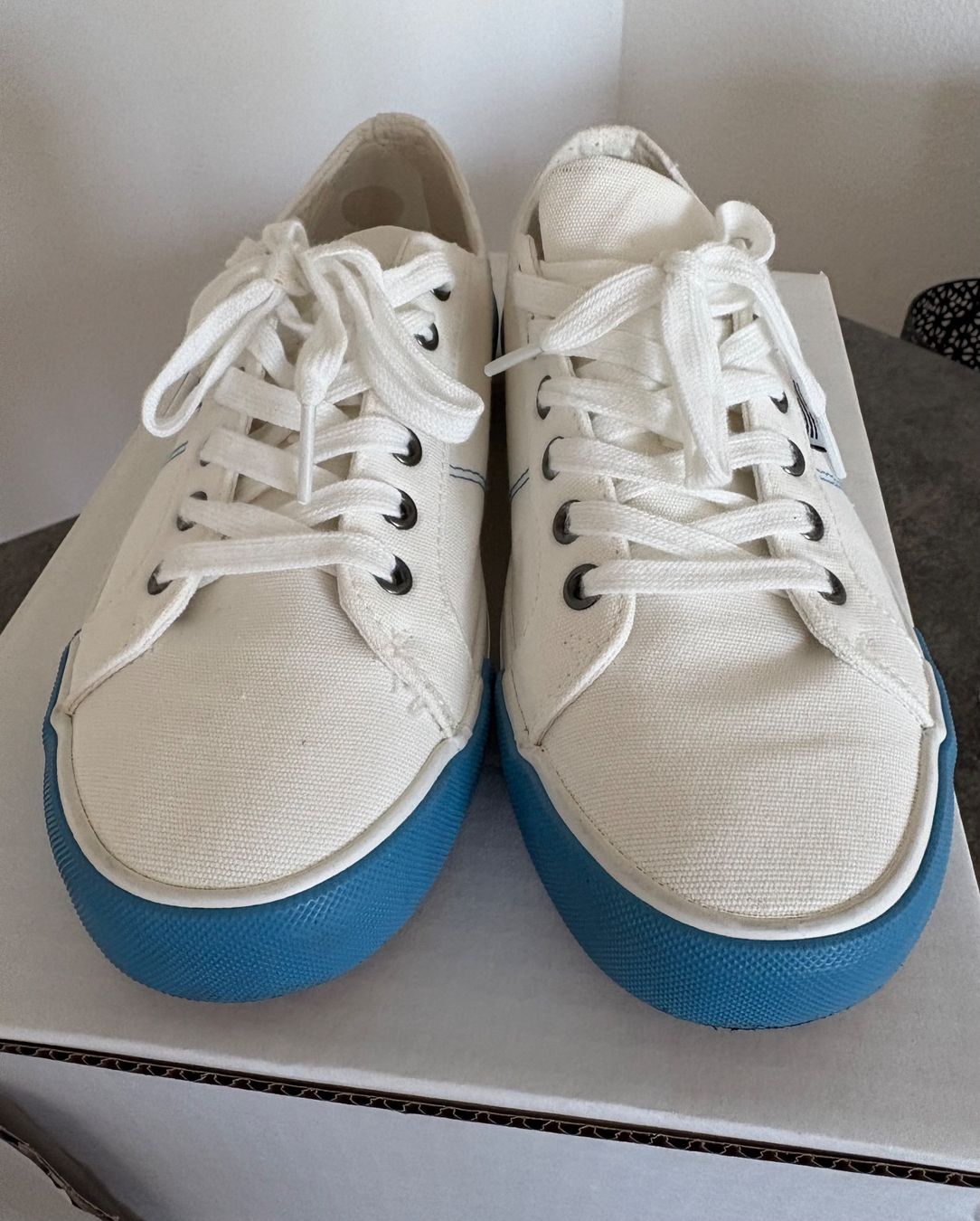 Damenschuhe: 2 Paar Stoffschuhe gr40, neuwertig – Gebraucht aus Niederbipp von fashionfuchs 2