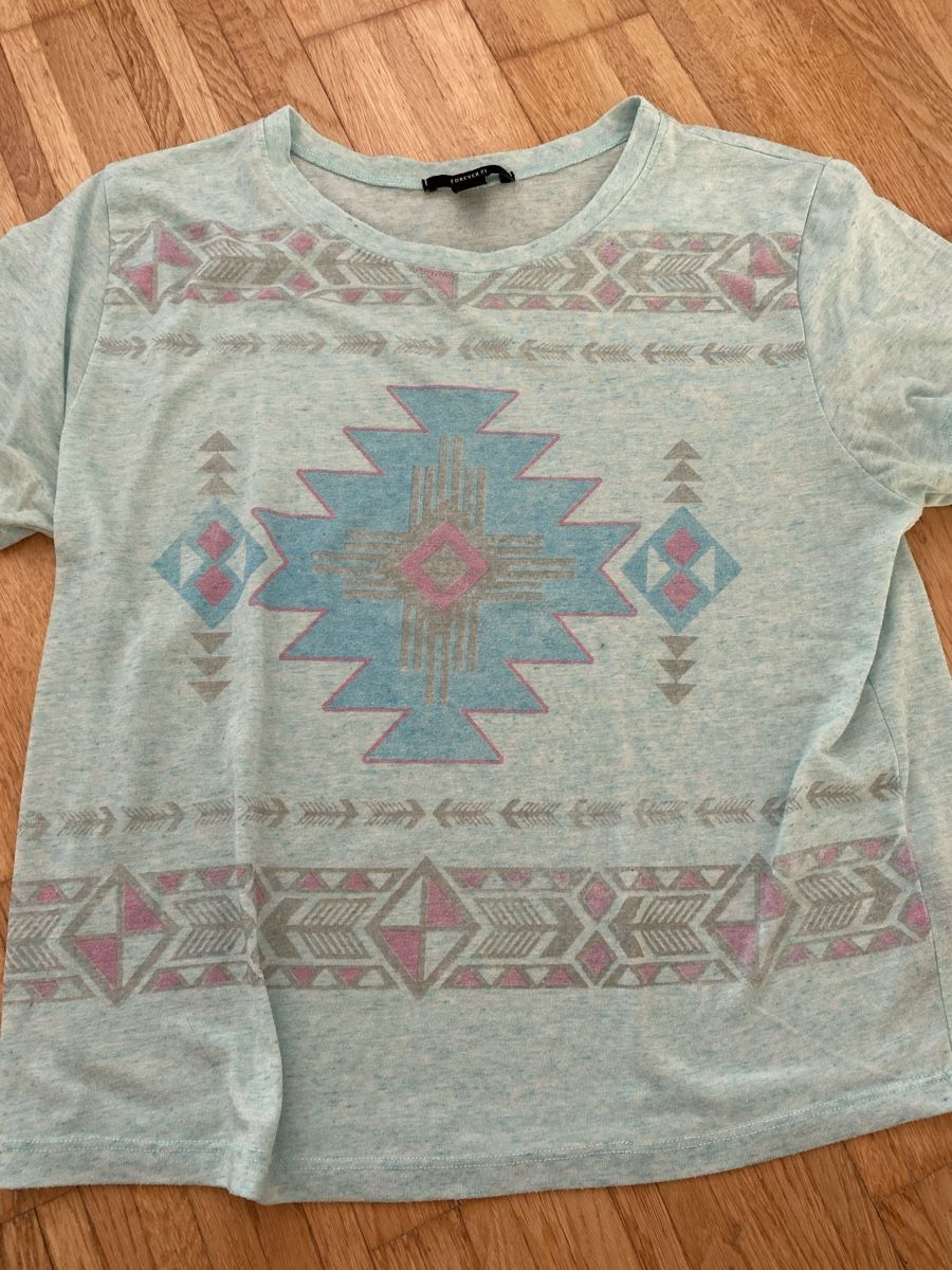 T-shirt: Tshirt – Usato da Luzern venduto da oli_6x2r