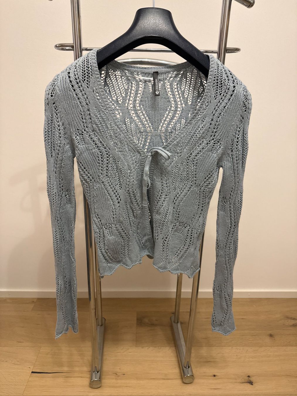 Giacche: Hellblaue Lochstrickjacke Gr. M – Nuovo (secondo la descrizione) da Fällanden venduto da ala_k7vk