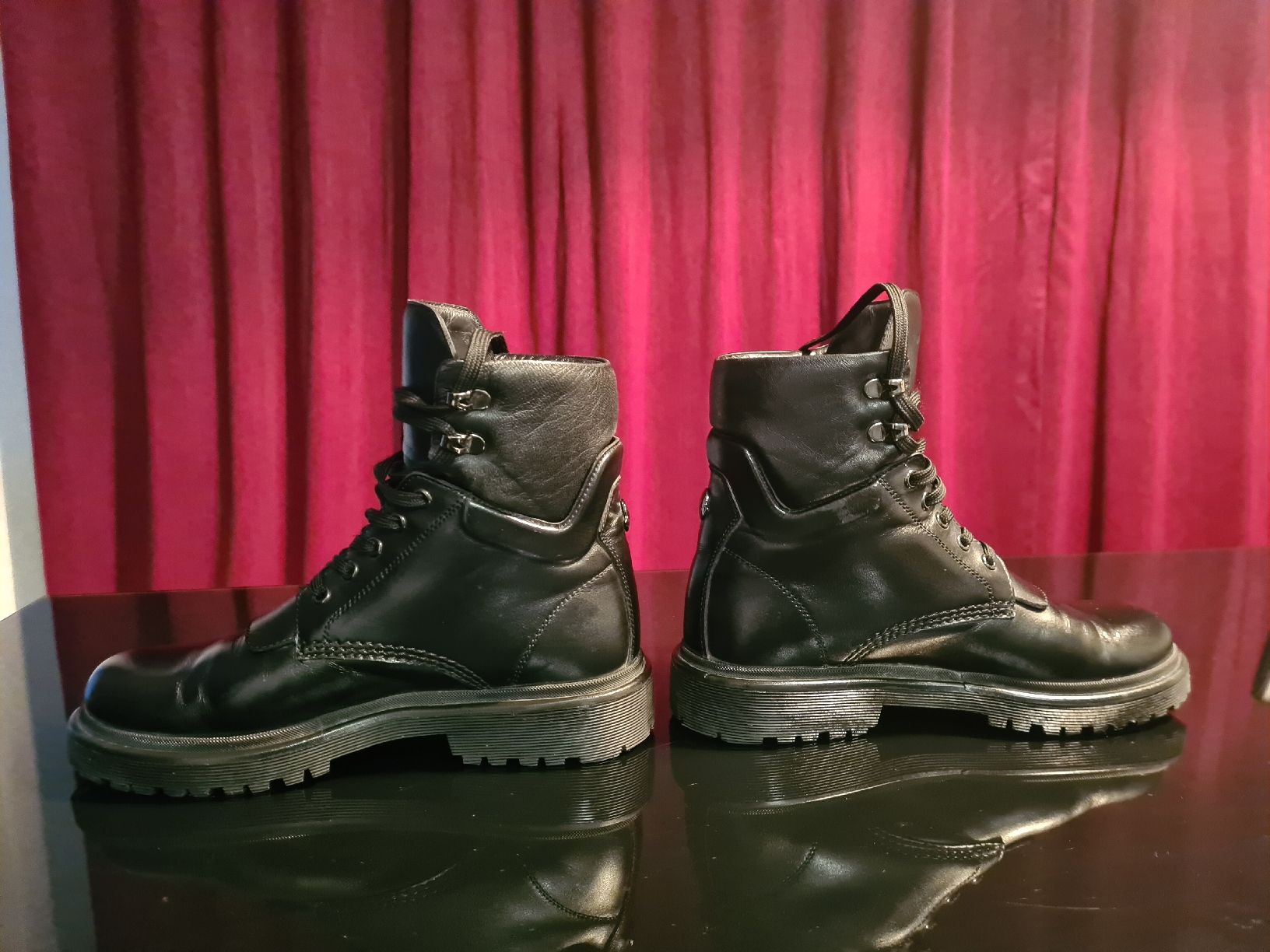Moncler Scarpe da donna: Moncler boots Gr 38 – Usato da Kloten venduto da Kri23 4