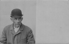 Antike Postkarte, Portrait eines Herrn mit Melone 🎩 ca.1920