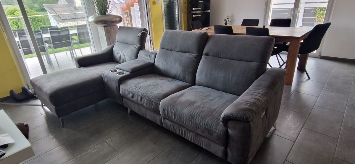 Sofas: Sofa grau mit Funktionen und Becherhaltern – Gebraucht aus Urswil von mimi8888 8
