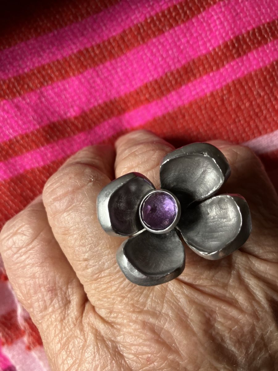 Anelli: Schwerer 925 Silberring in Blumenform mit Amethyst – Usato da Bassersdorf venduto da groovygremlin 1