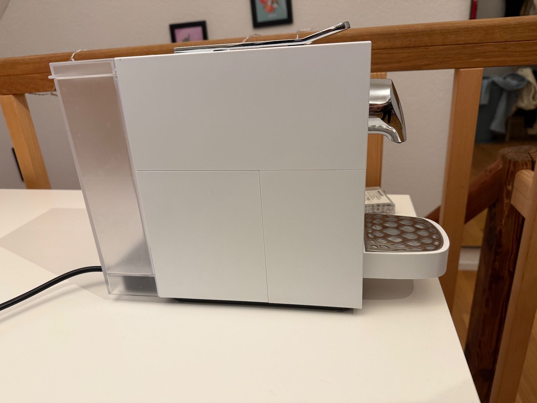 Delizio Kaffeemaschinen & Espressomaschinen: Delizio Una Automatic White Kaffemaschine – Gebraucht aus Untersiggenthal von Ferien1 1