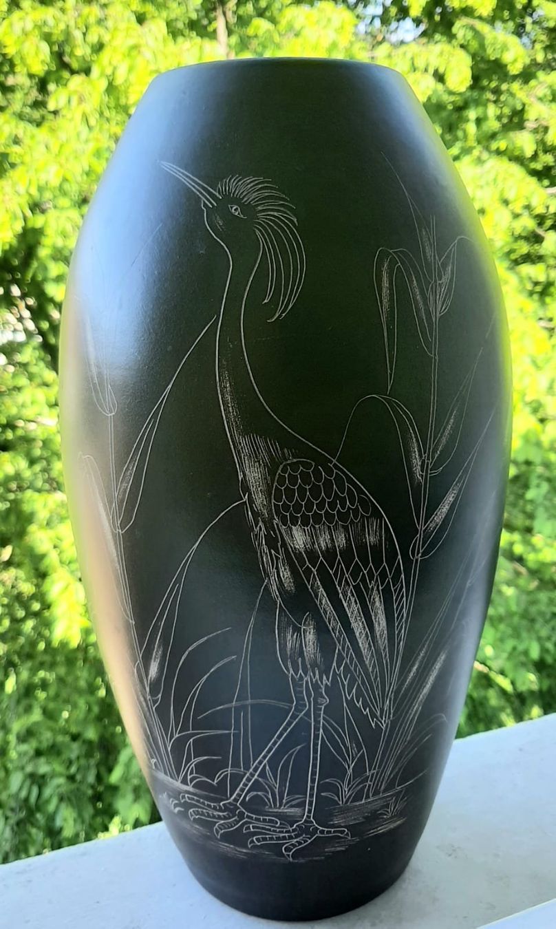 Vasi & Recipienti: Grosse Vase mit eingraviertem Reiher – Difettoso da Sissach venduto da ruminative