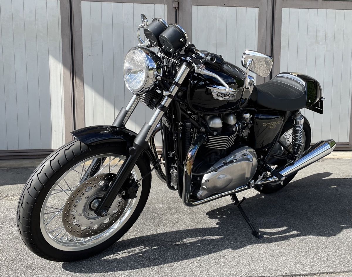 Triumph Strada: Triumph Thruxton 900 "Cafe Racer" – Usato da Langnau i. E. venduto da myb_bw89 1