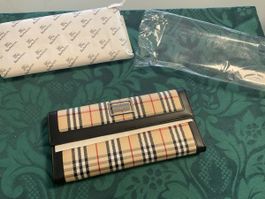 Burberry Portemonnaie/Wallet.