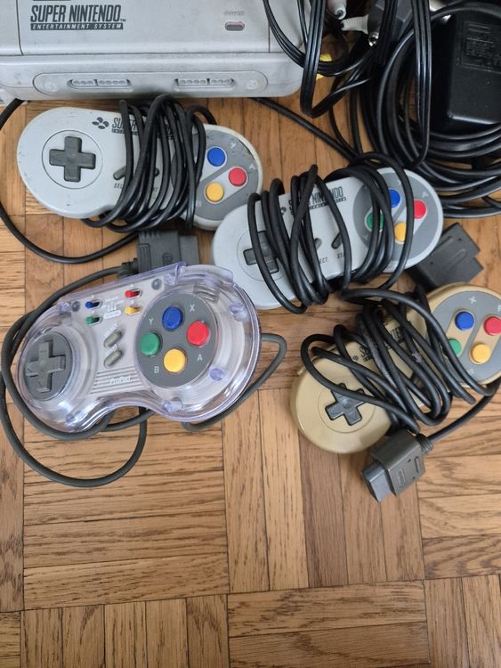 Super Nintendo SNES Set – Inkl. 4 Controller & 2 Klassiker (Gebraucht ...