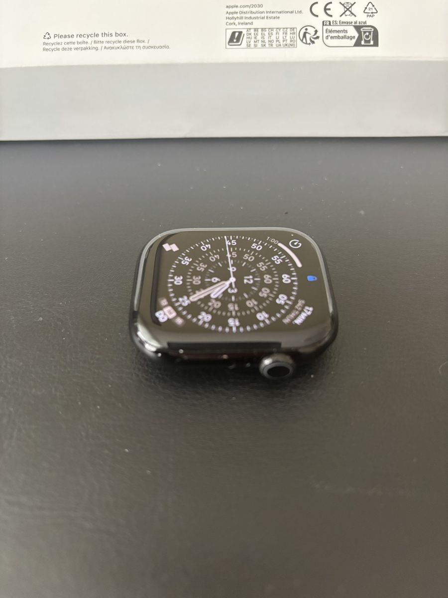 Apple Smartwatch: Apple Watch Series 10 46mm Jet Black Cellular – Usato da Oberdiessbach venduto da Npss 4