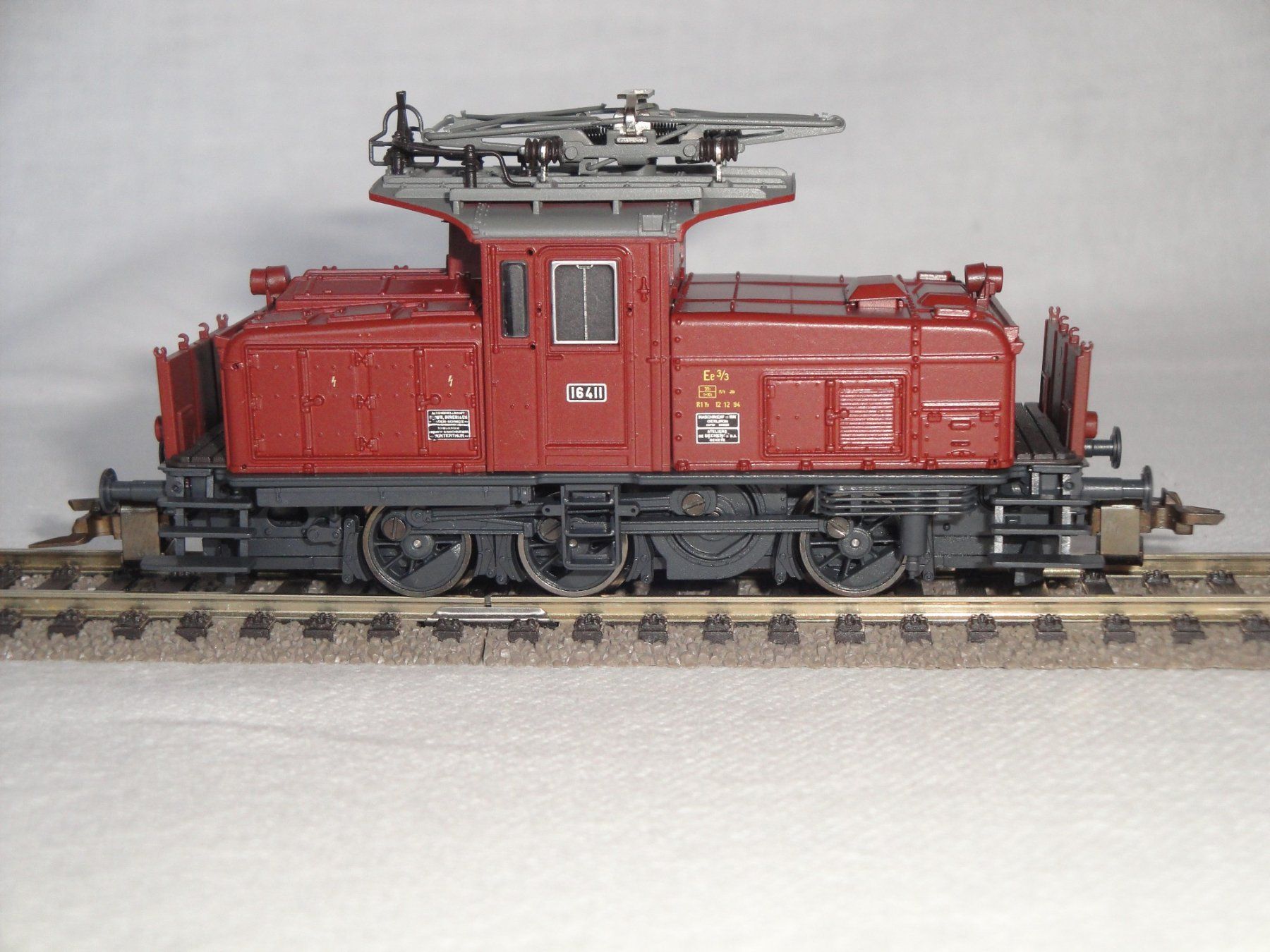 Roco Modelleisenbahnen: Roco SBB-Ee 3/3 16411, digital mit Digitalkupplungen – Neu und originalverpackt aus Wolfwil von heinzs3575 3