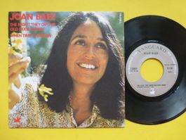 Joan Baez – The Night They Drove Old Dixie Down