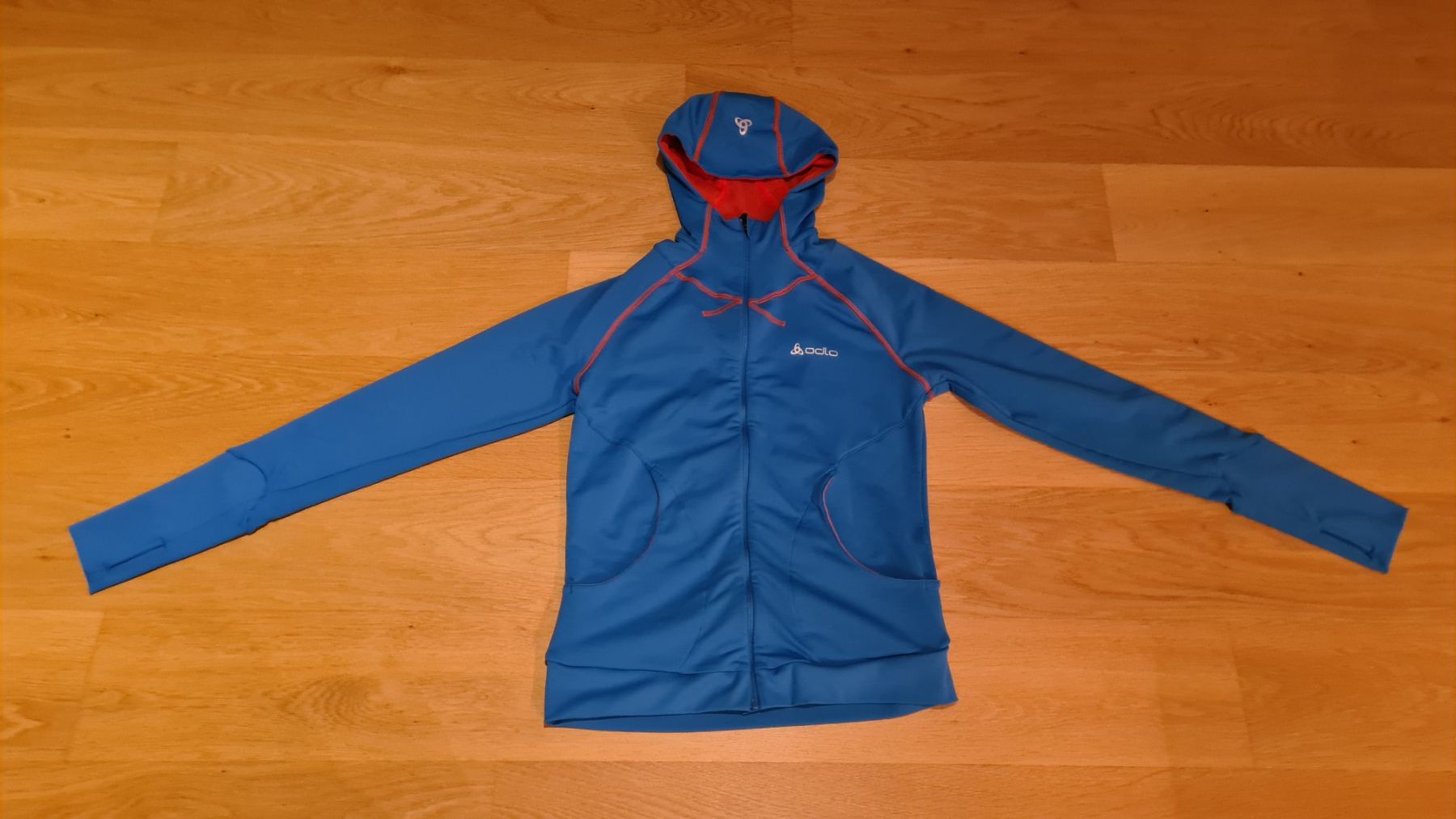Odlo Jacken: Odlo Sport Outdoor Midlayer Softshell Trainer Jacke/ Lady S – Gebraucht aus Winterthur von stufaphi 2