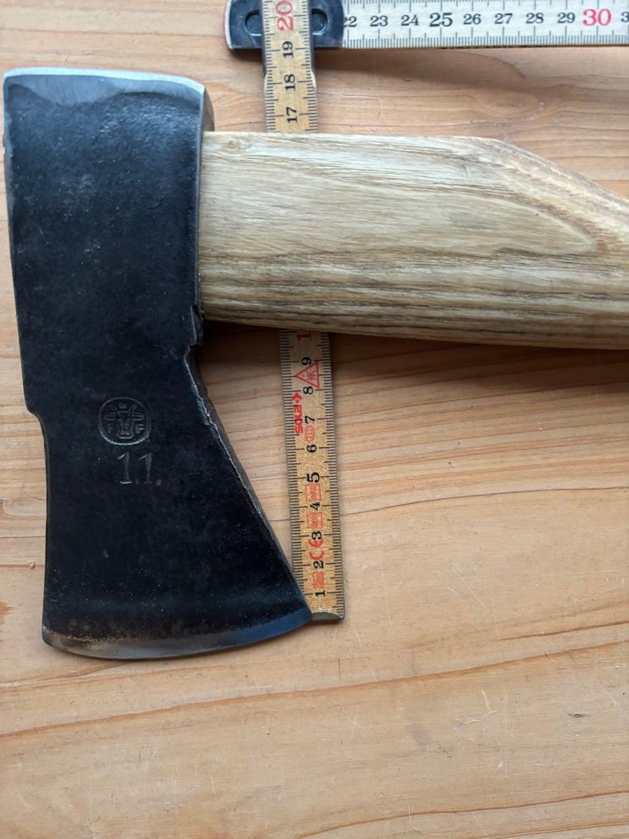 Tutti gli attrezzi: Axt mit Griff Guter zustand – Usato da Oberdorf NW venduto da flufra 3
