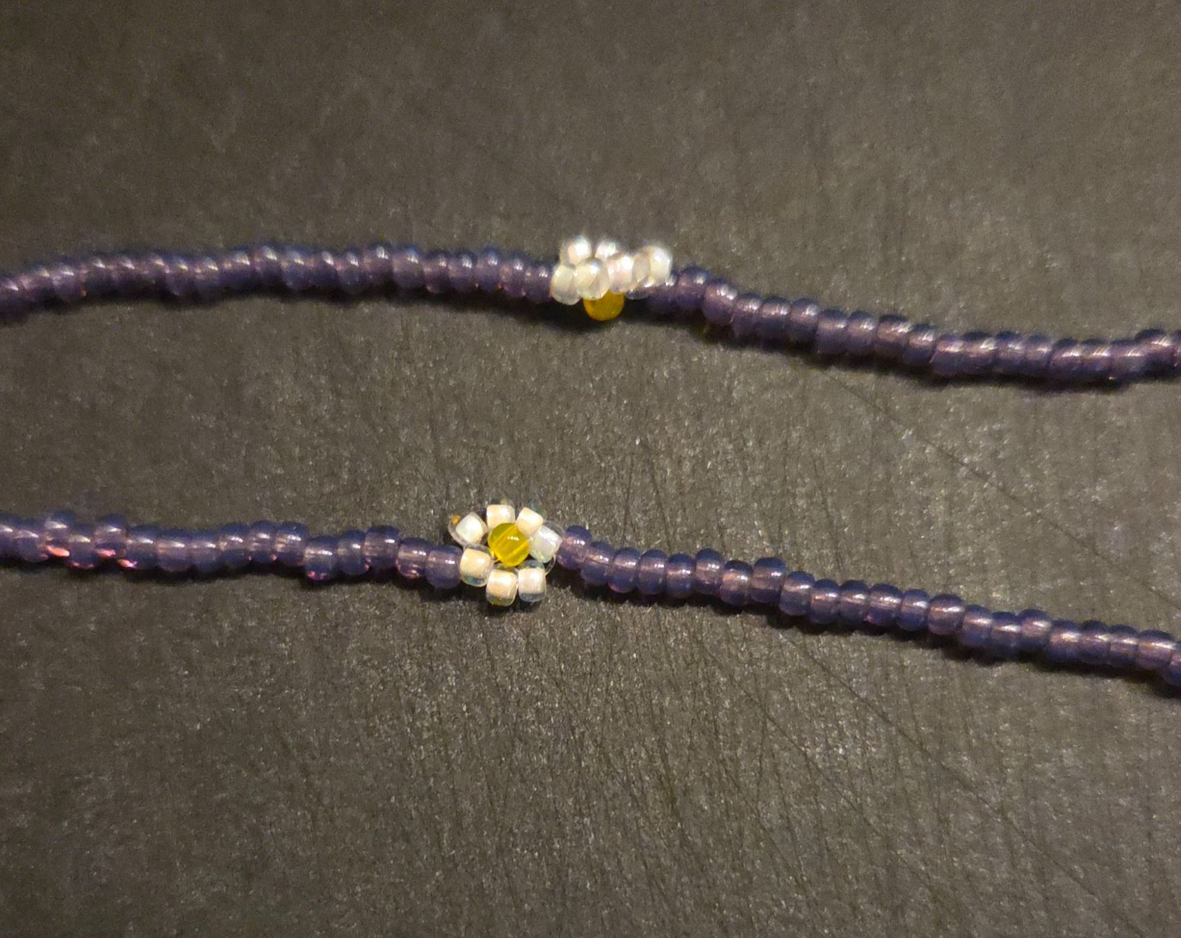 Ketten: Lila Brillenkette mit Blümchen – Gebraucht aus Zürich von wile_coyote 2
