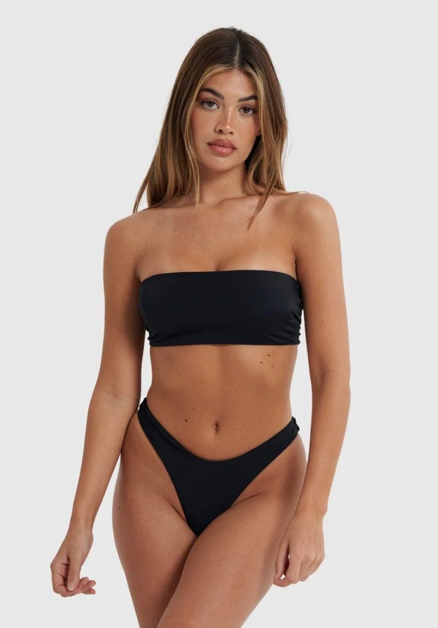 Costumi da bagno & Bikini: Bikini Top, Gr. M - Cabane Swimwear – Nuovo e nell'imballaggio originale da Bülach venduto da ro.ho
