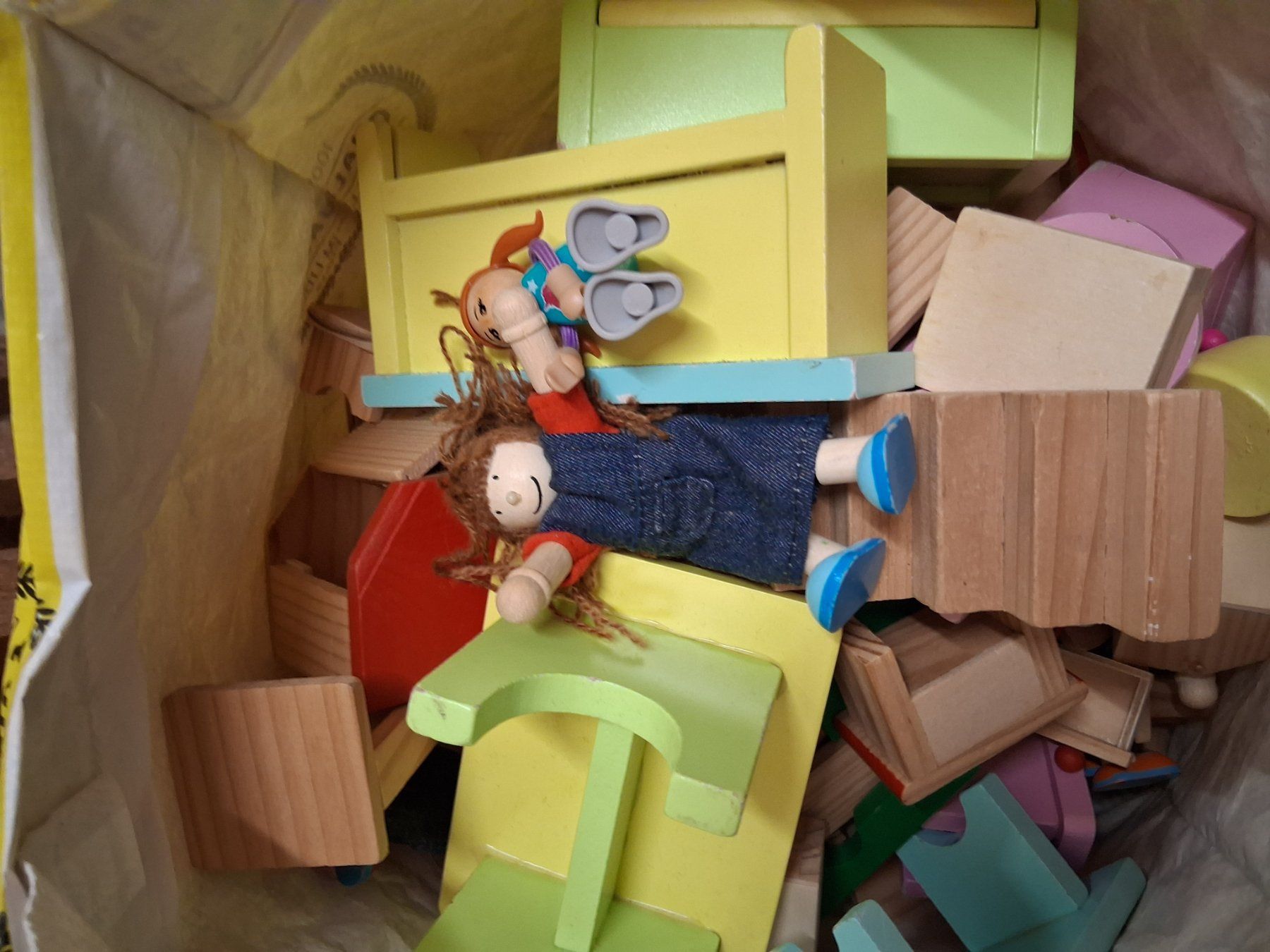 Case e mobili per bambole: Holzpuppenhaus Möbel & Puppen – Usato da Luzern venduto da phi_s57s