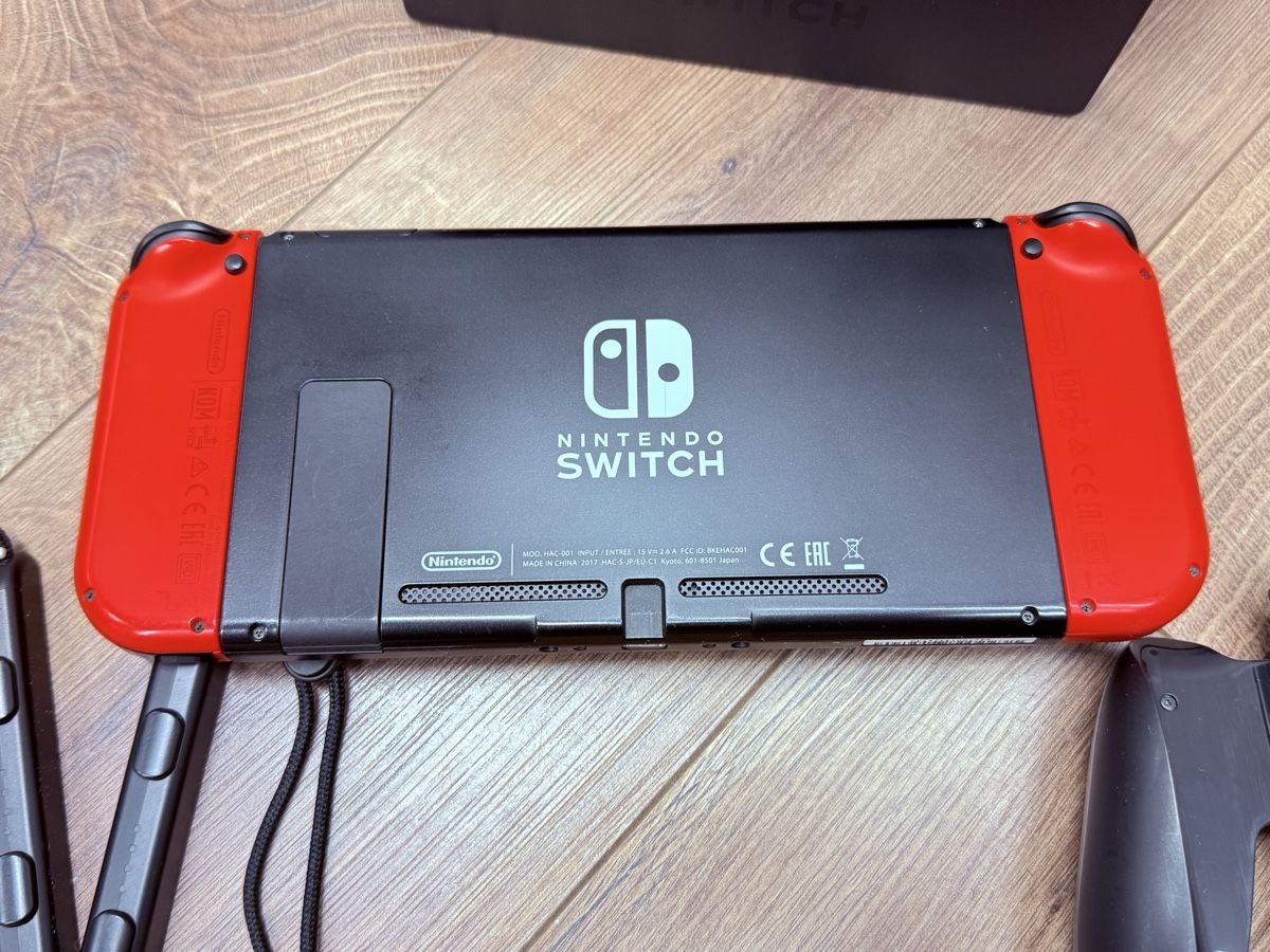 Nintendo Console: Nintendo Switch Neon Rot – Usato da Uster venduto da jca_pr9r 4