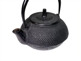 Schwarzer Gusseisen Teekessel mit Sieb - Asiatischer Style