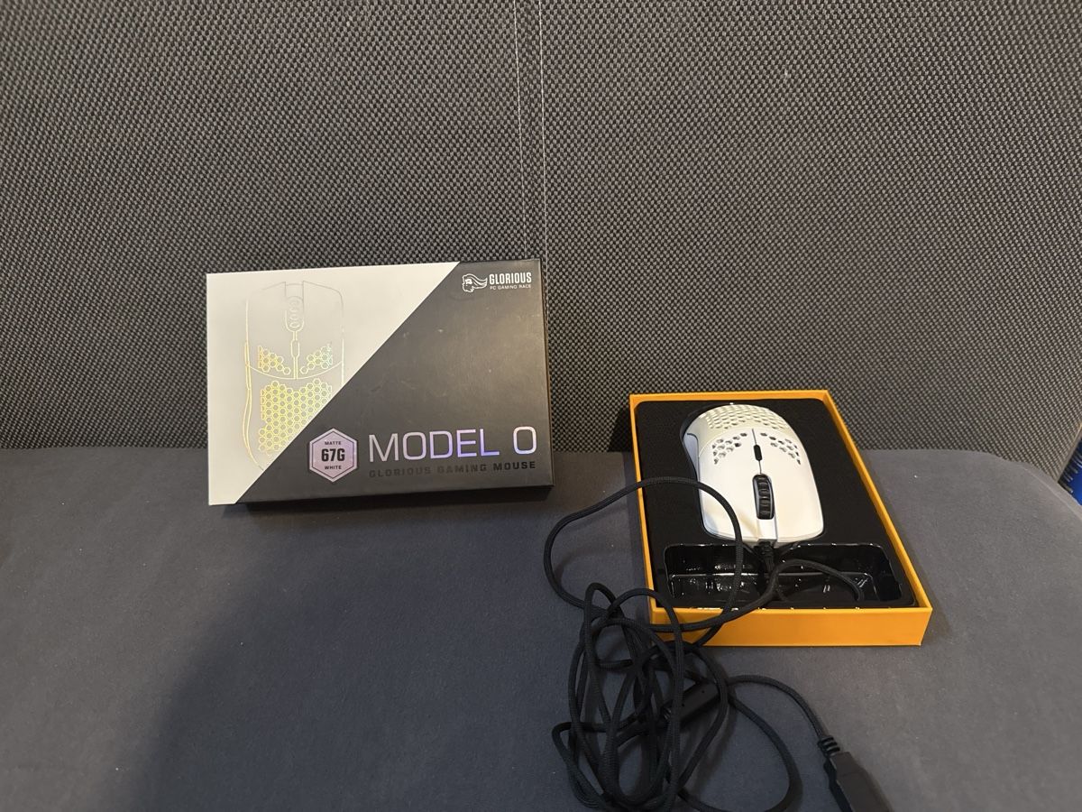 Mouse: Glorious Model O Gaming Mouse weiss guter Zustand – Usato da Oberönz venduto da Teixalex