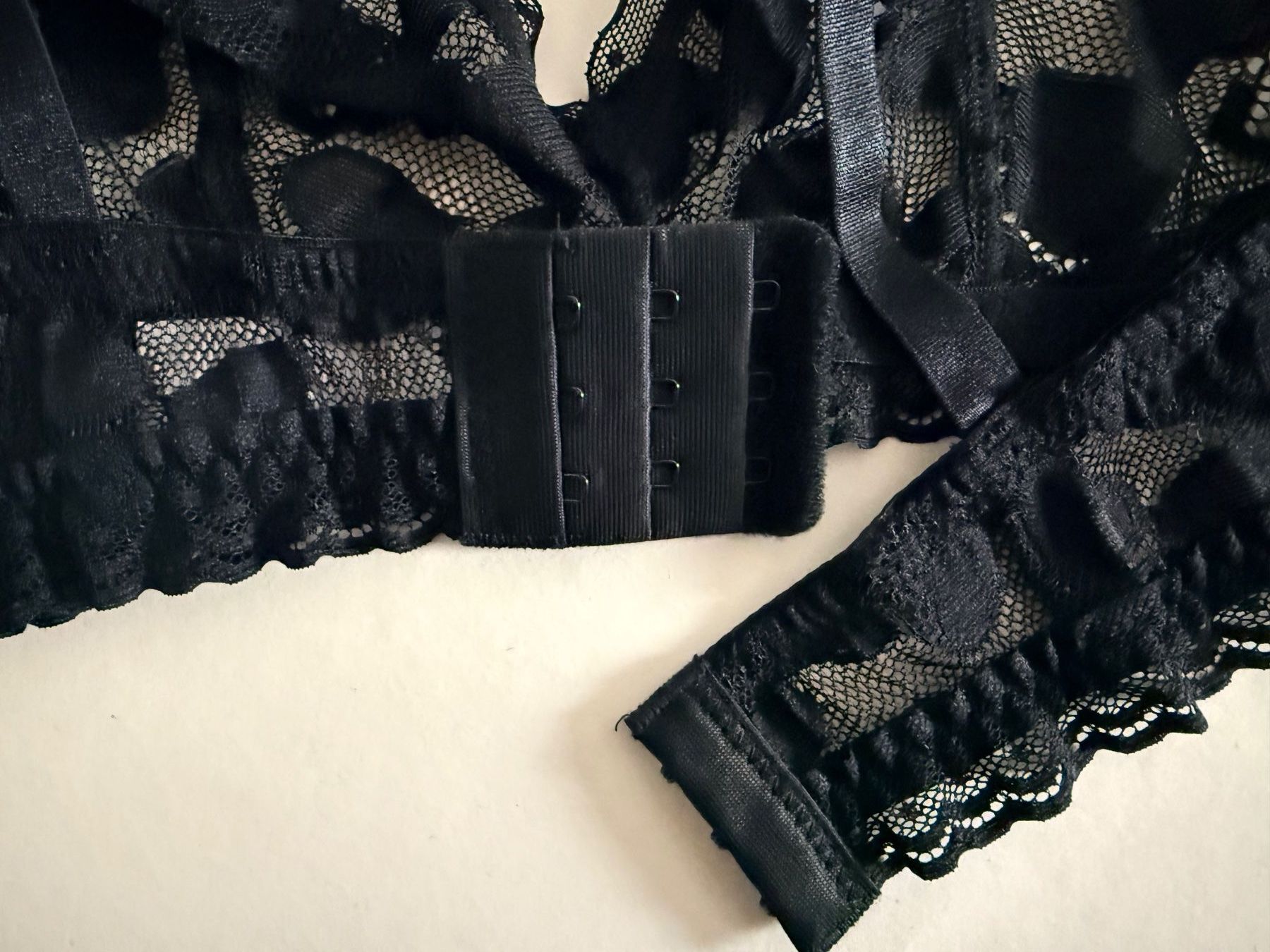 Altra biancheria intima: PETITE FLEUR, Bralette, Grösse 85B, Farbe Schwarz – Nuovo e nell'imballaggio originale da Rudolfstetten venduto da gst_g7xl 7
