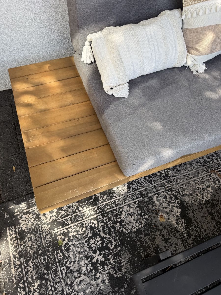 Divani: Gartenlounge mit Couchtisch – Usato da Madetswil venduto da VLZH 1