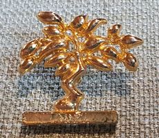 E689 - Goldiger 3D Pin Baum  - Schwer