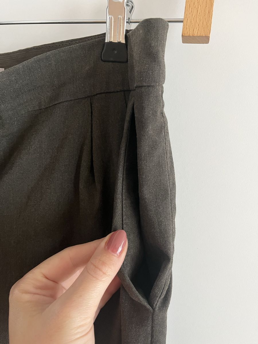 H&M Pantaloni: Schicke graue Stoffhose – Usato da Zürich venduto da Lelillemore 3