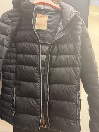 Doudoune Esprit noire XS, idéale pour la mi-saison!