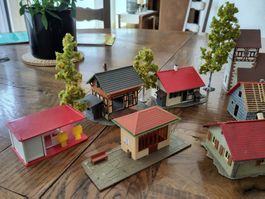 Faller, Kibri, diverse Häuser und Bäume für H0 Eisenbahn