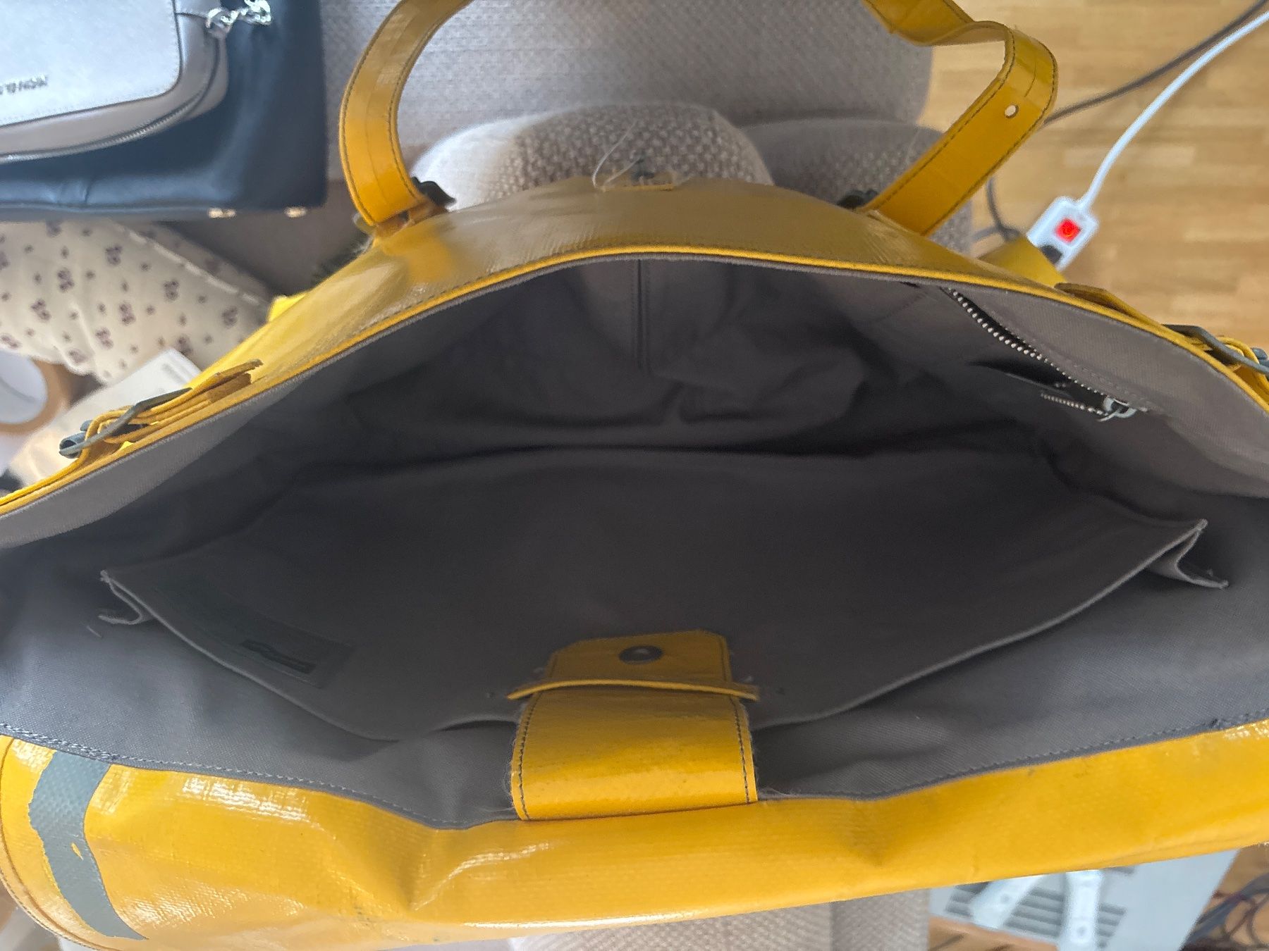 Freitag Borse: Freitag Carolus Tasche gelb – Usato da Regensdorf venduto da cokezero357 2