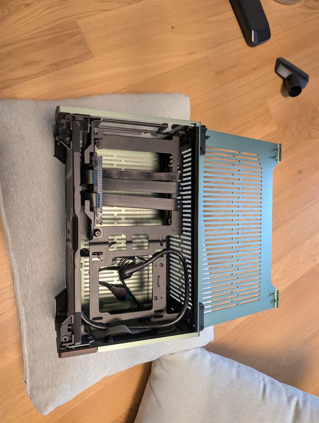 Fractal Custodie: Fractal Terra Mini PC Gehäuse – Usato da Uster venduto da Jaschoo 2