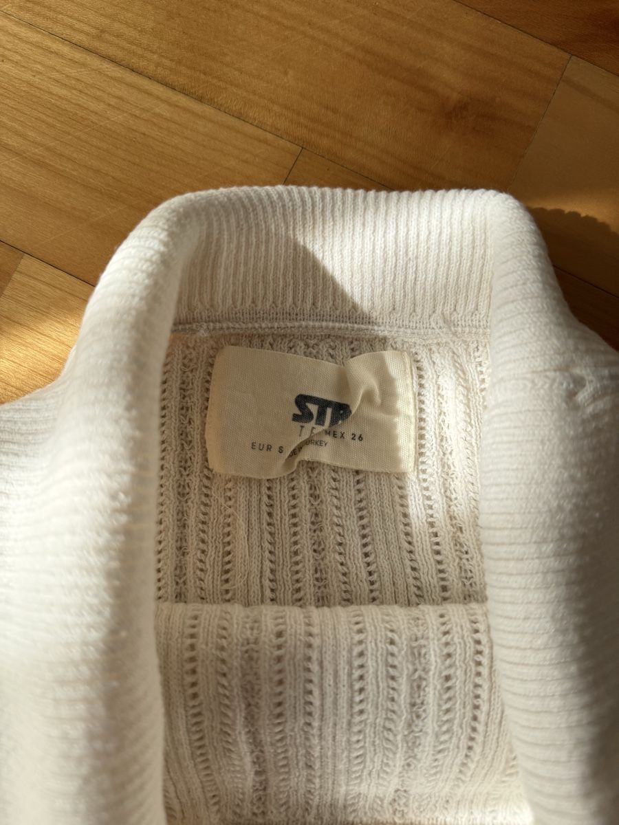 Stradivarius Tops: Off-White Off-Shoulder Top von Stradivarius, Grösse S – Neu (gemäss Beschreibung) aus Lachen SZ von ali_5xw5 2