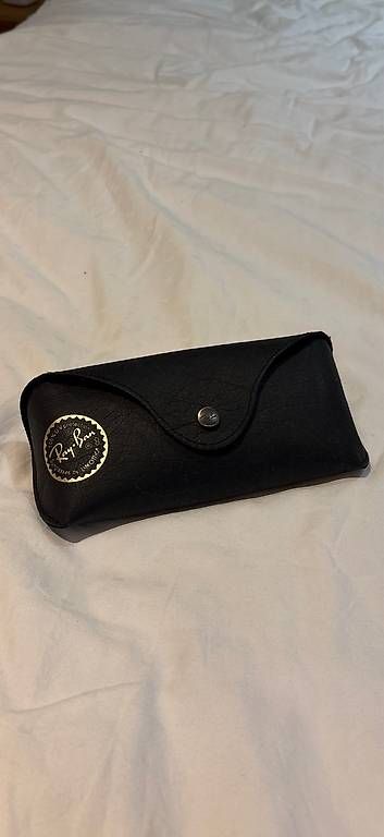 Autres vêtements & accessoires: Raybans Brillenetui Leder – D'occasion à Hütten par oscardohr