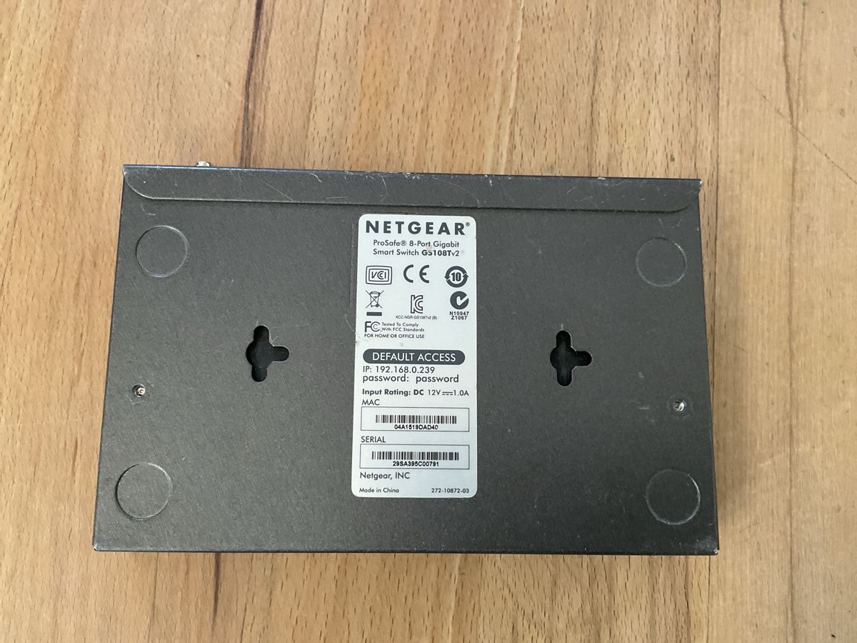 Netgear Hub & Switch: Netgear ProSafe GS108T – Usato da niederlenz venduto da azl_vb9m 2