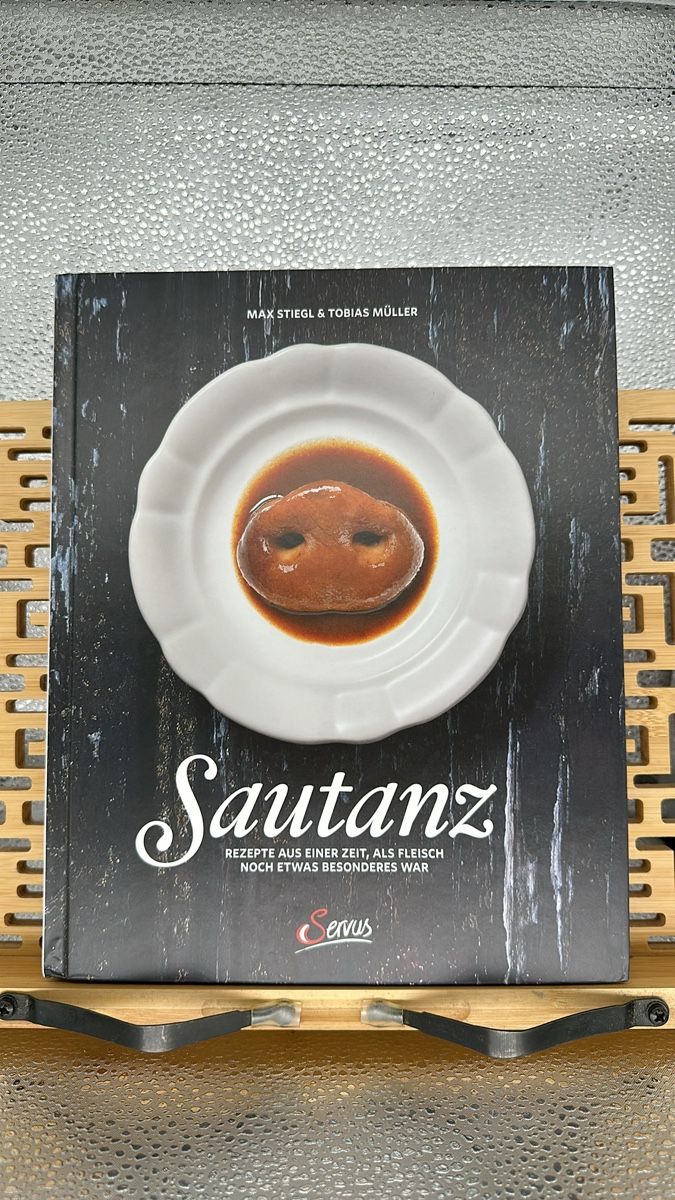 Libri: Kochbuch Sautanz - Servus Verlag - Rezepte mit Fleisch – Nuovo (secondo la descrizione) da Celerina/Schlarigna venduto da golfrolf2