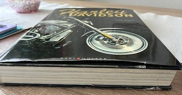 Libri: Harley-Davidson Buch Saladini, Albert und Pascal Szymezak – Usato da Solothurn venduto da Deinze 2
