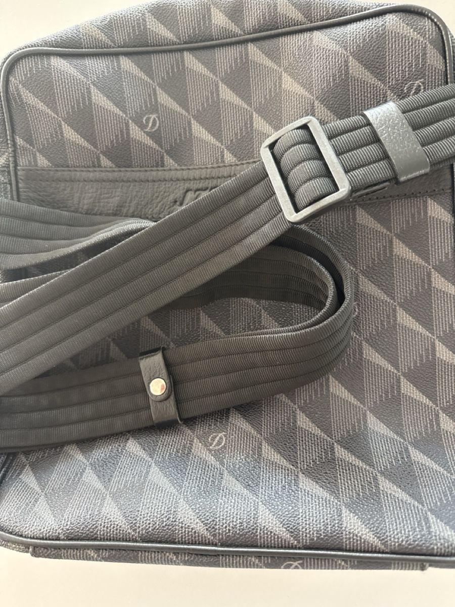 Dupont Borse: St Dupont Shoulder Bag Grey Monogram new condition – Nuovo (secondo la descrizione) da Zürich venduto da nad_s27g 2