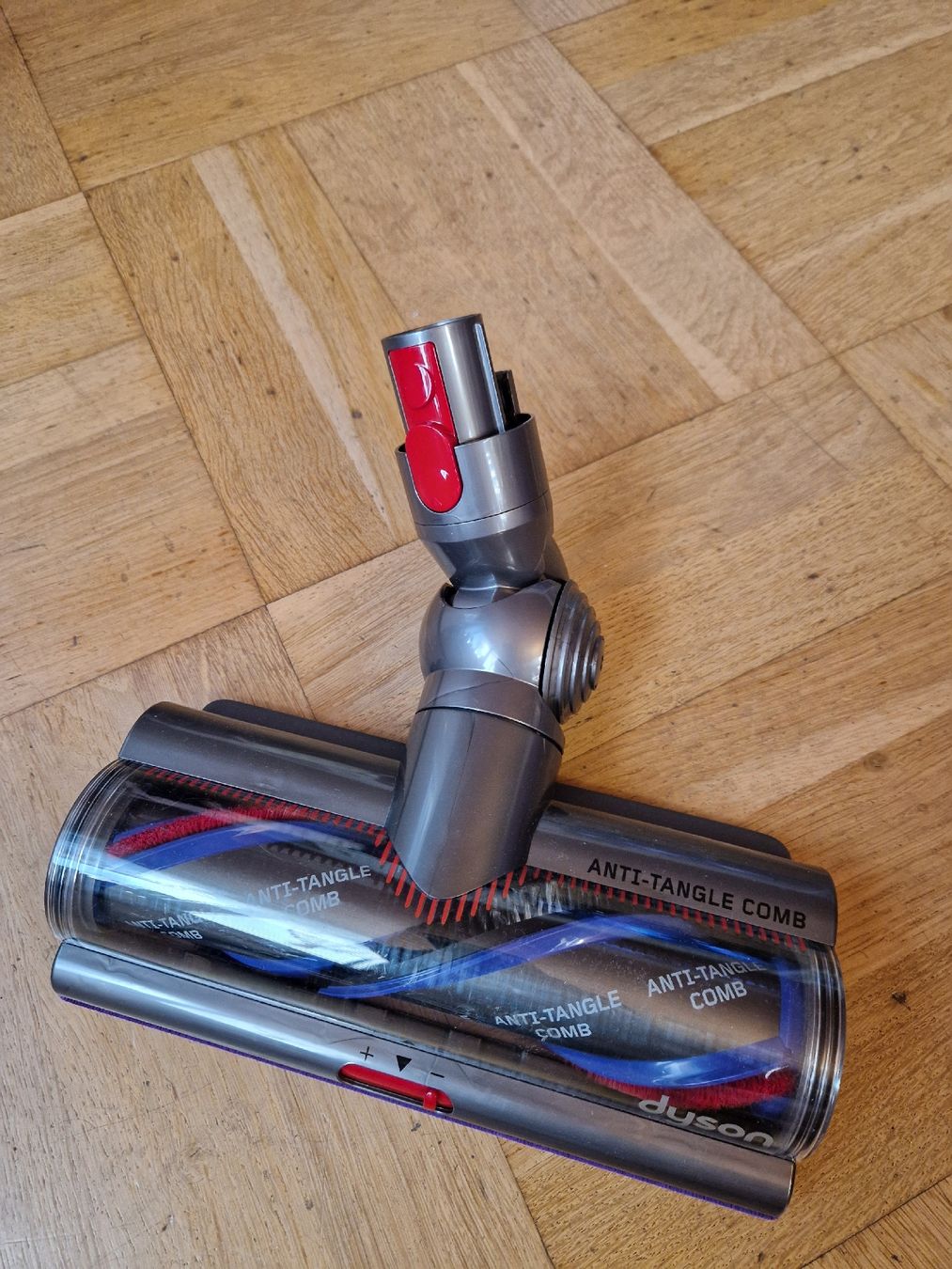 Dyson Staubsauger & Zubehör: Neue Dyson Bodendüse mit Anti-Tangle Comb – Neu (gemäss Beschreibung) aus Dübendorf von S_reb