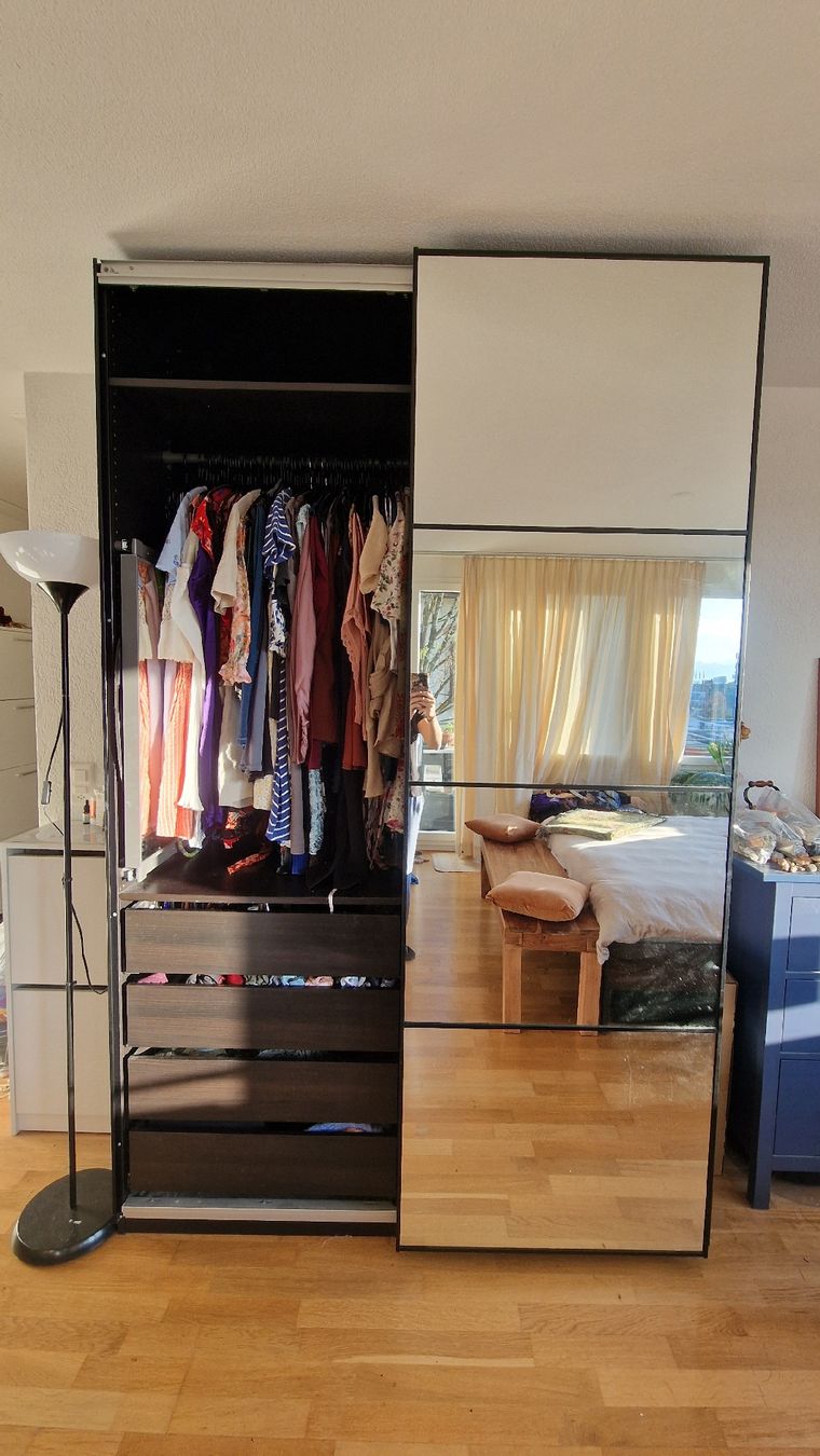 Ikea Armadi: Large PAX ikea wardrobe Kommode, mirrors, great condition – Usato da Thalwil venduto da bluespiral 1