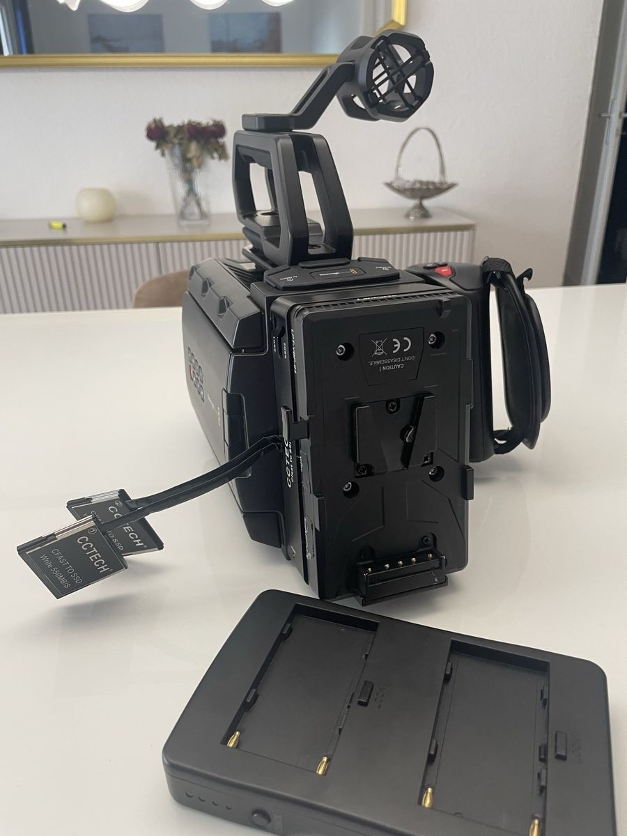 Blackmagic Videocamere: Blackmagic Ursa Mini 4.6k cinema camera black magic – Usato da Bottens venduto da 2Lens 3