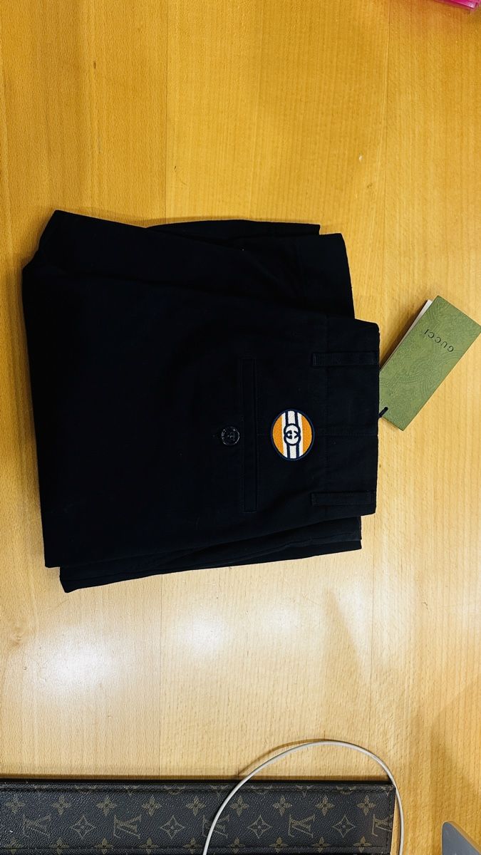 Gucci Pantaloni: Gucci kurze Hose neu. – Nuovo e nell'imballaggio originale da Lachen SZ venduto da HelvetiaLuxury 2