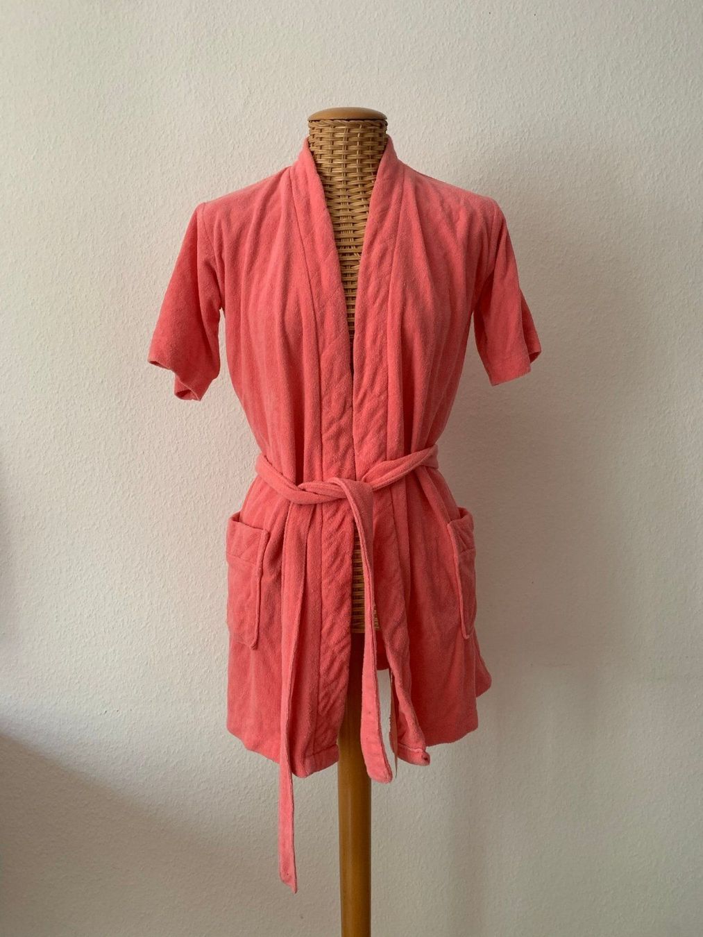 Accappatoi: ESSENTIEL - Bademantel rosa M – Usato da Zürich venduto da Diazaio