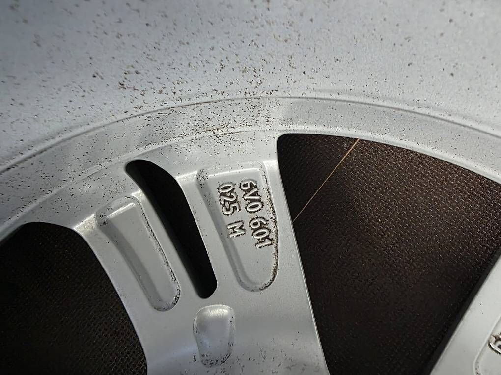 Pneus & Kompletträder: SKODA Sommer Kompleträder 185/60/R15 – Gebraucht aus Ehrendingen von gim_6dbp 4