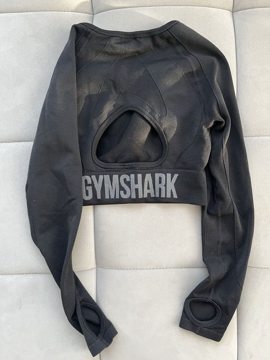 Gymshark Pullover & Sweatshirts: Gymshark Crop Long Sleeve – Gebraucht aus Grenchen von rahel_98 1
