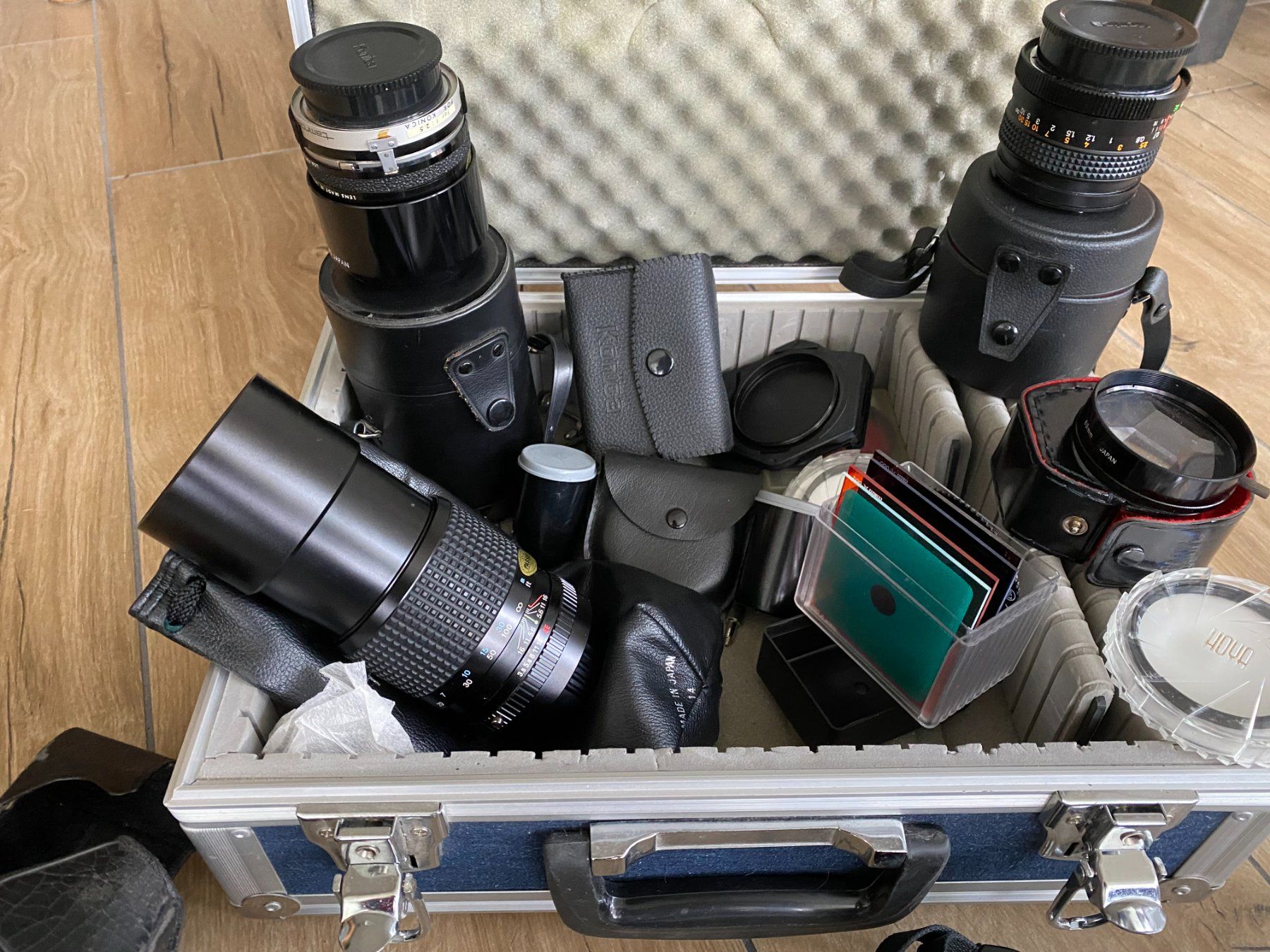 Konica Kamera: Kameraset Konica mit Objektiven +Hexanon+ div. Linsen – Gebraucht aus Windlach von Ry-u