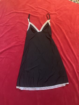 Schlafkleid schwarz Spitze Grösse L neuwertig